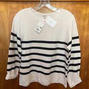 Uniqlo NWT woman’s striped knit top size: Small